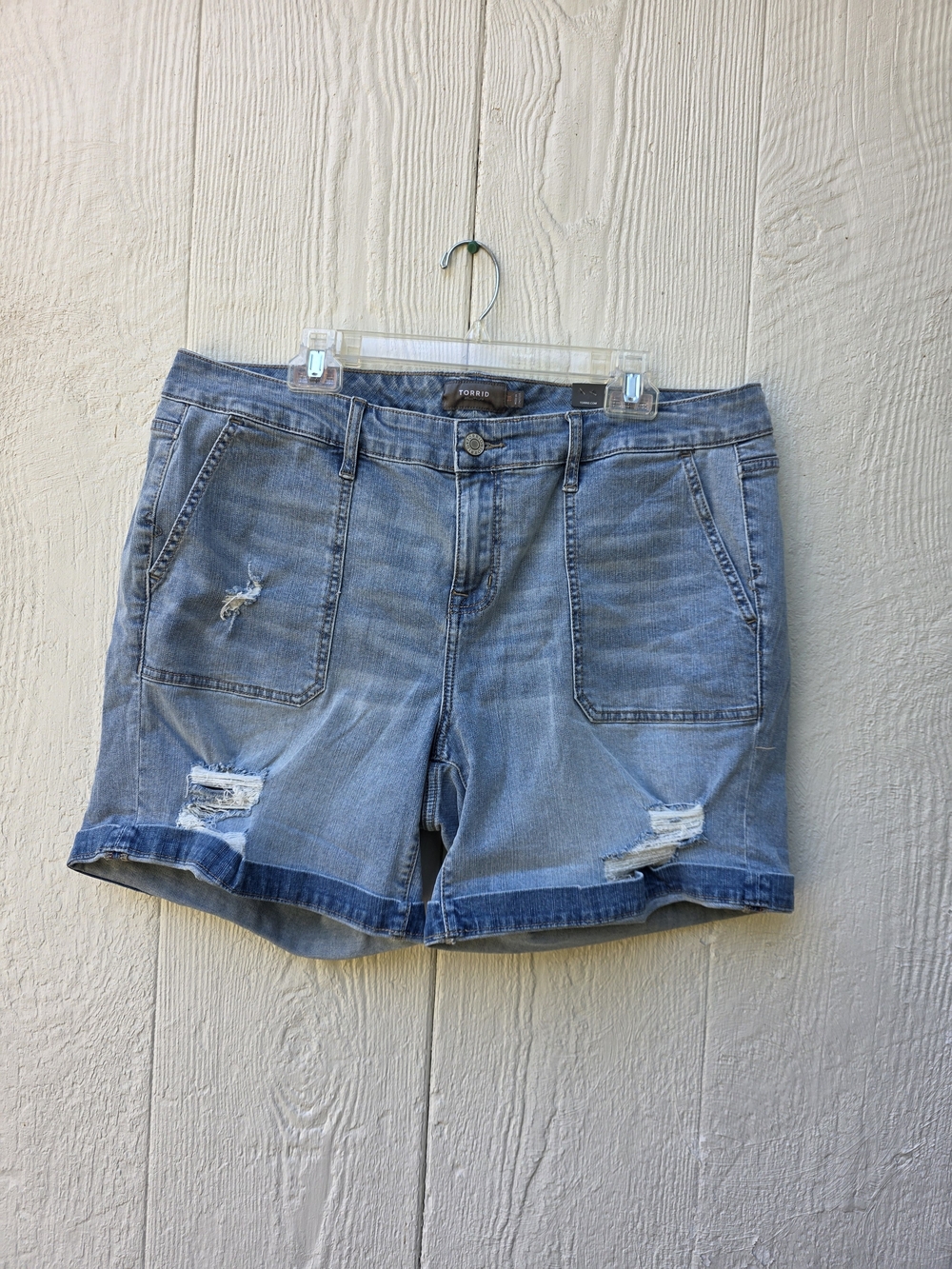Torrid Womens Distressed Jean Cuffed Shorts Stretch Size 18 New With Tags